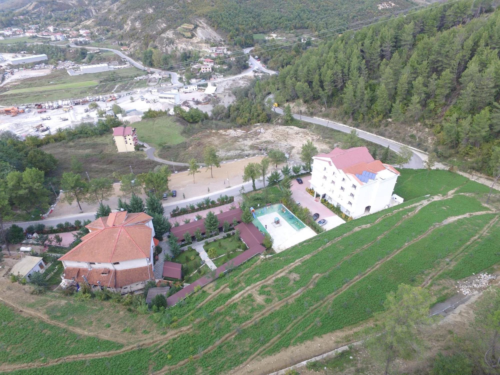 Hotel Elvis Mjull-Bathore Bagian luar foto