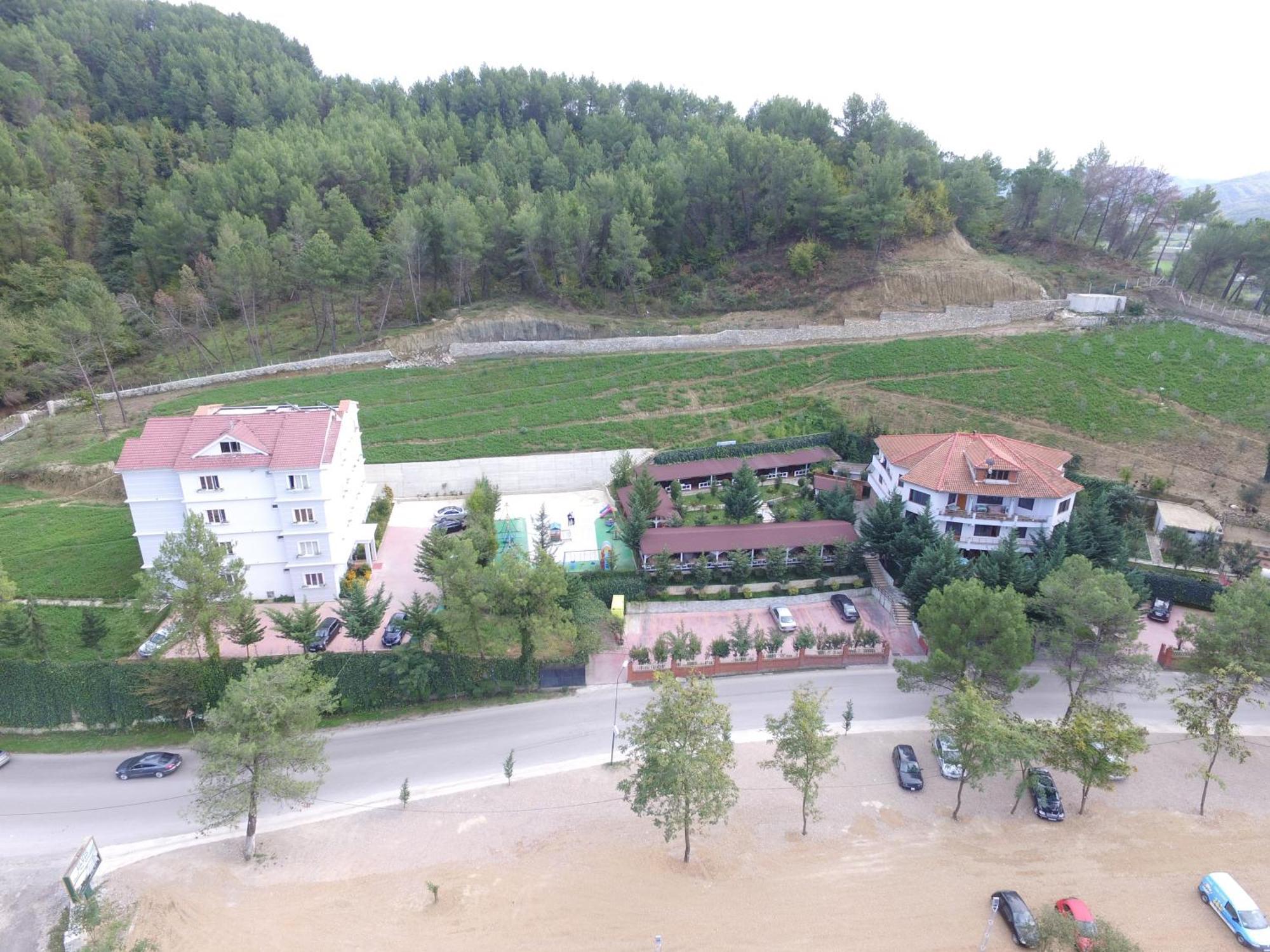 Hotel Elvis Mjull-Bathore Bagian luar foto
