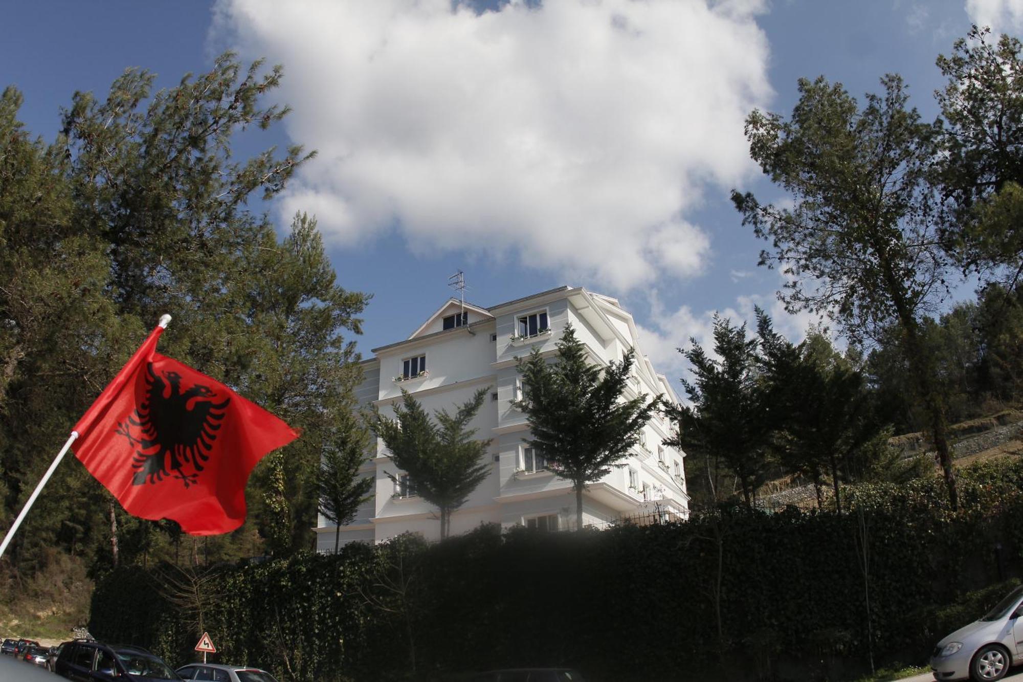 Hotel Elvis Mjull-Bathore Bagian luar foto