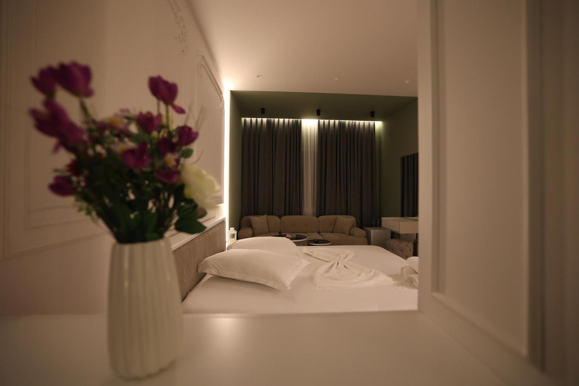 Hotel Elvis Mjull-Bathore Bagian luar foto