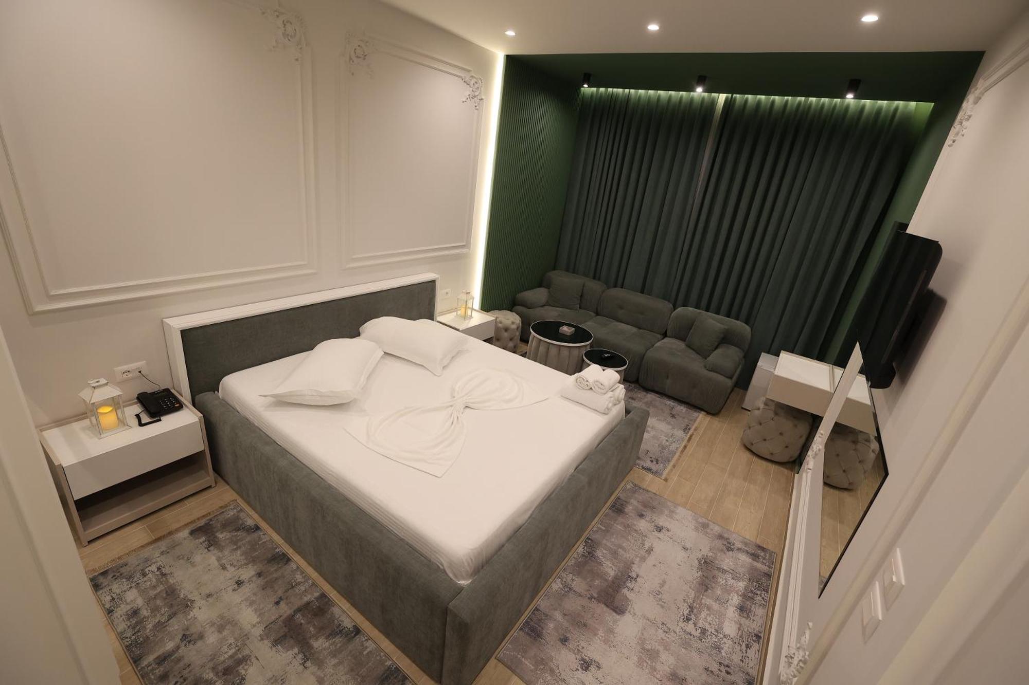 Hotel Elvis Mjull-Bathore Bagian luar foto